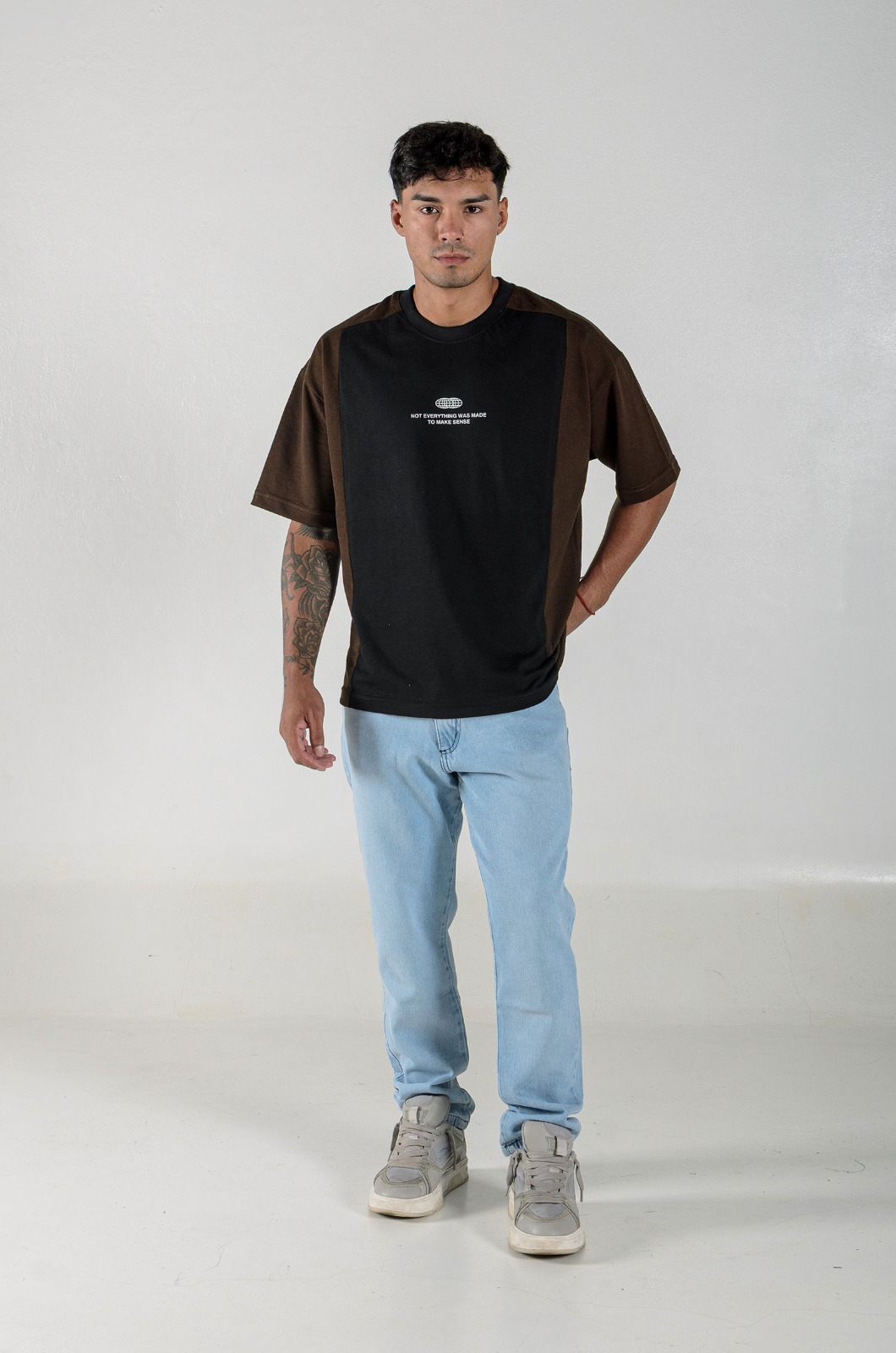 Remera Kins Negra
