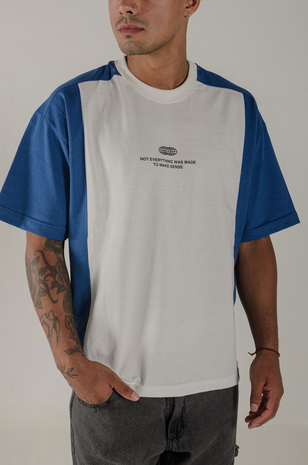 Remera Kins Off White detalle